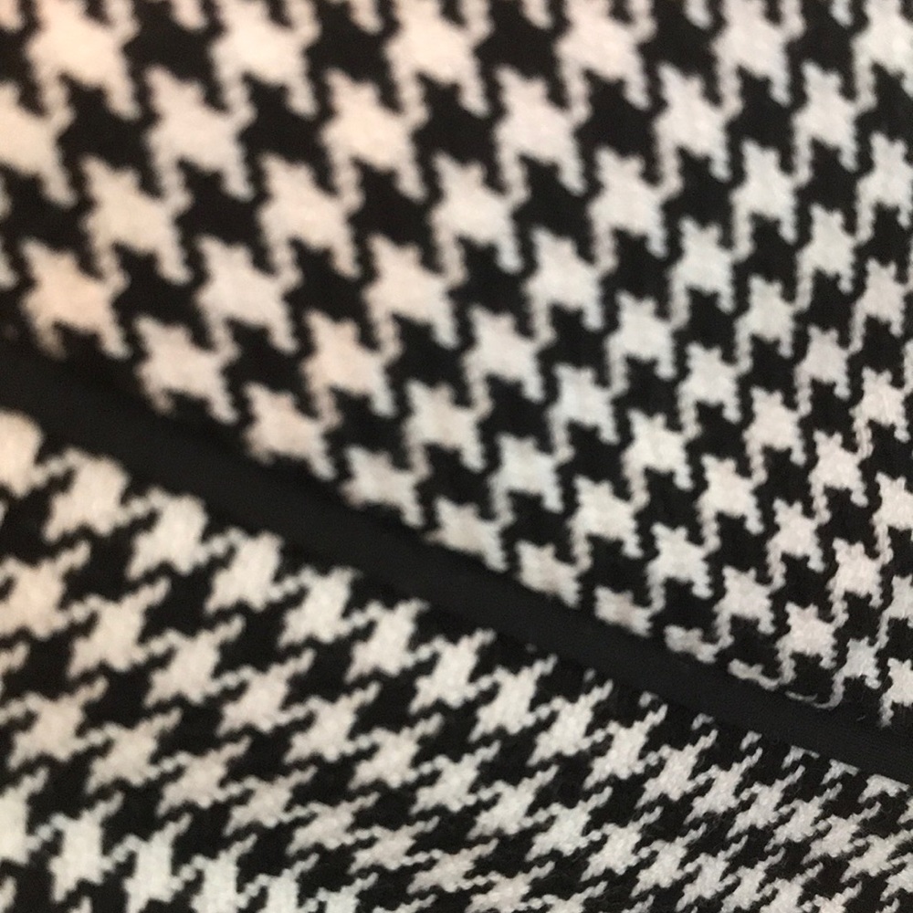 Houndstooth Banana Republic Pencil Skirt - Picture 5 of 5